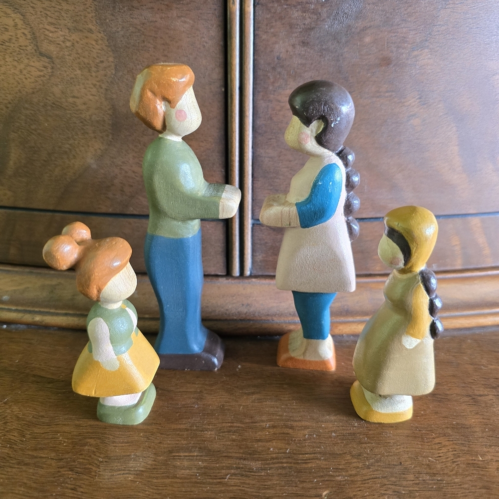 Handmade Bramble Root Dollhouse Family Set of 4 Wooden Figures